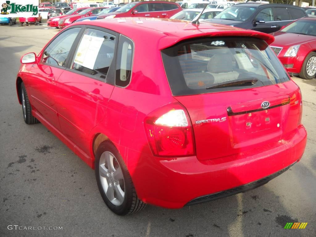 2007 Spectra Spectra5 SX Wagon - Radiant Red / Black photo #5