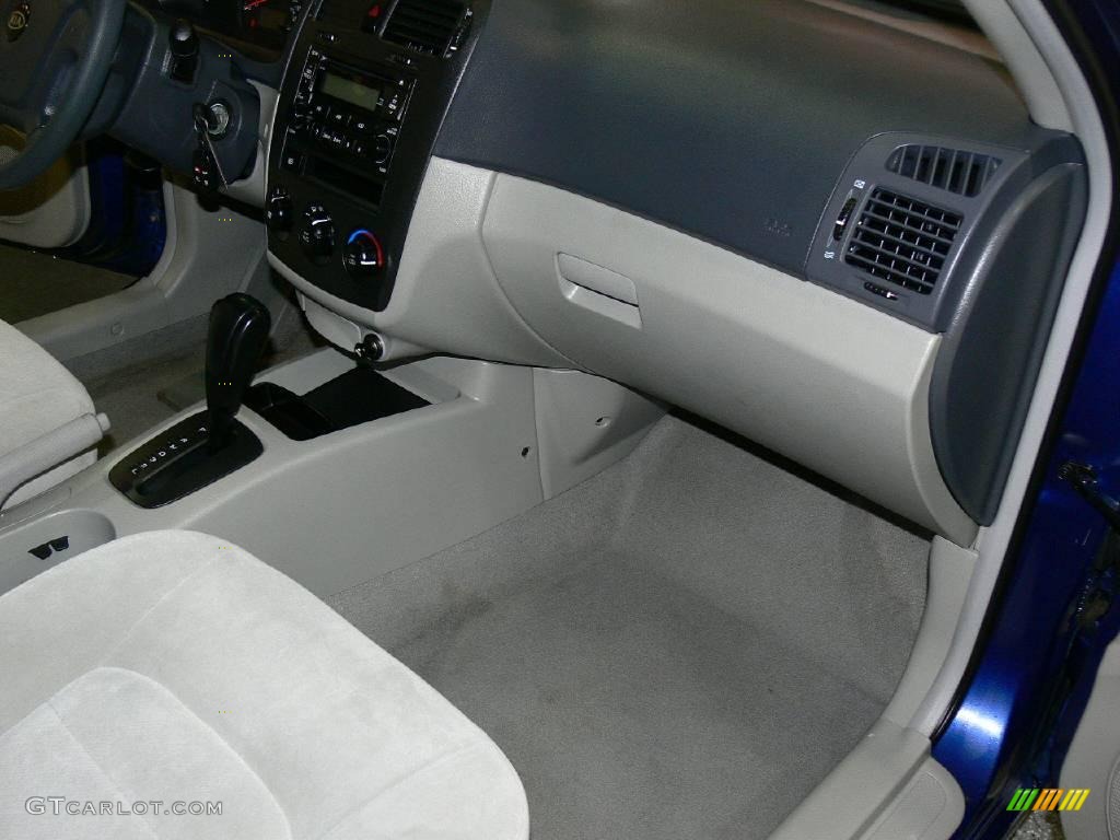 2005 Spectra EX Sedan - Imperial Blue / Gray photo #26