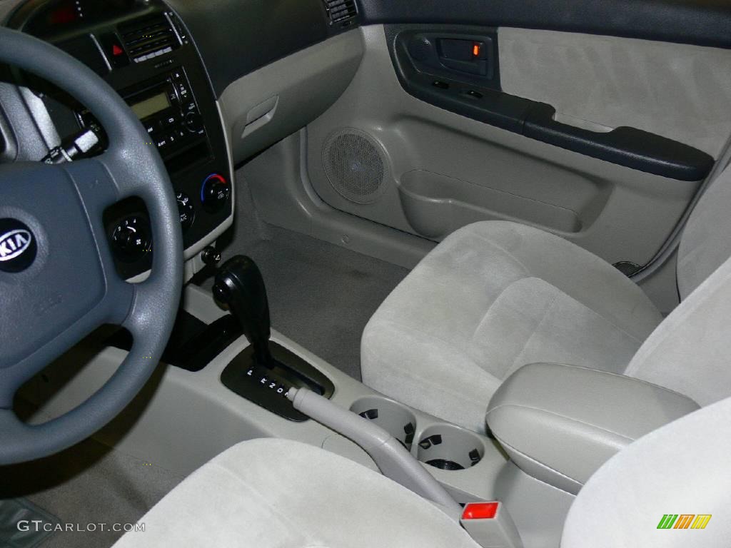 2005 Spectra EX Sedan - Imperial Blue / Gray photo #28