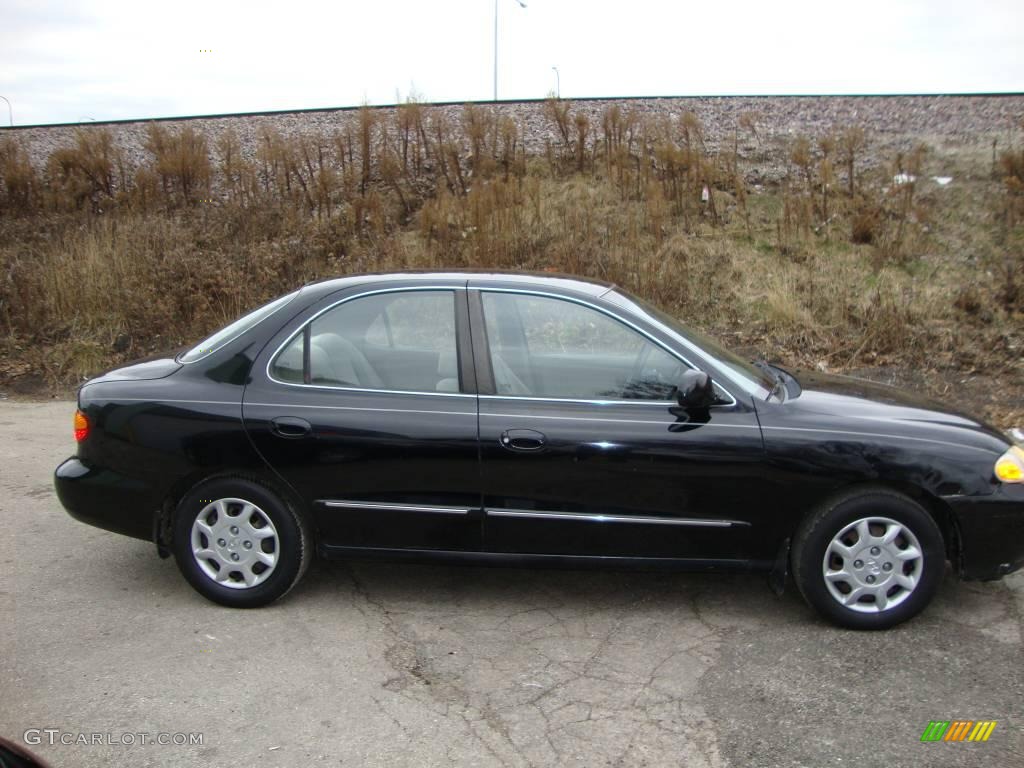 2000 Elantra GLS Sedan - Ebony Black / Beige photo #5