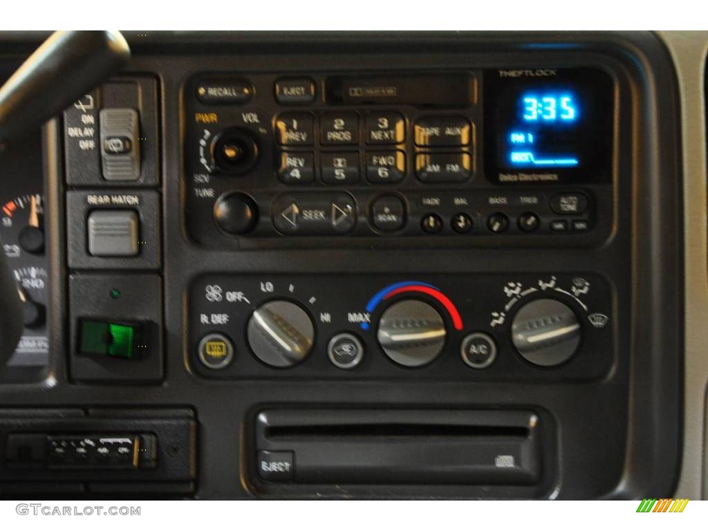 1996 Suburban SLT 4x4 - Onyx Black / Gray photo #8
