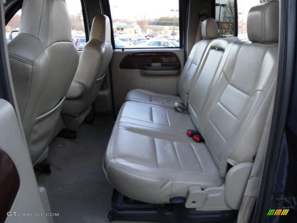 2007 F350 Super Duty Lariat Crew Cab Dually - Medium Wedgewood Blue Metallic / Medium Flint photo #18