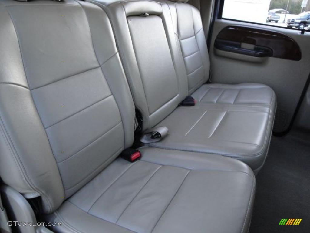 2007 F350 Super Duty Lariat Crew Cab Dually - Medium Wedgewood Blue Metallic / Medium Flint photo #19