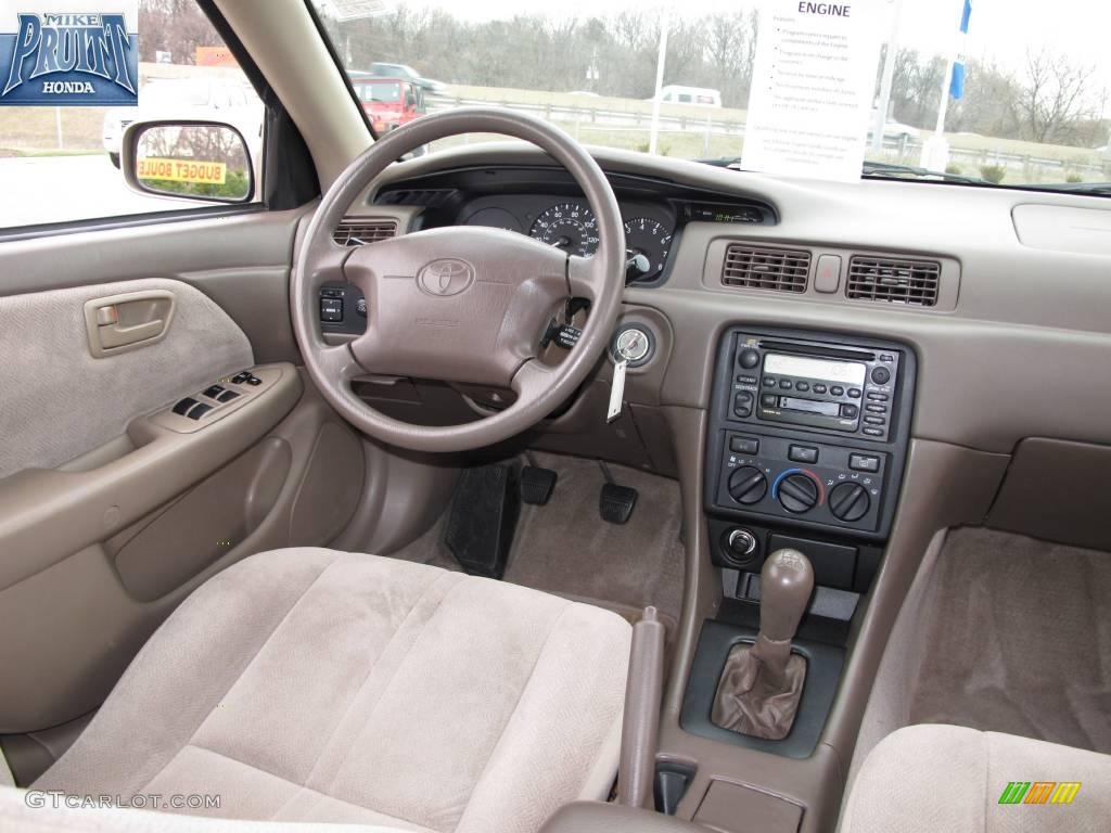 2001 Cashmere Beige Metallic Toyota Camry Ce 23639592 Photo