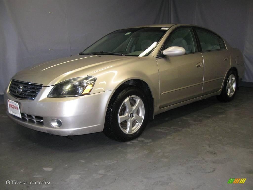 Polished Pewter Metallic Nissan Altima