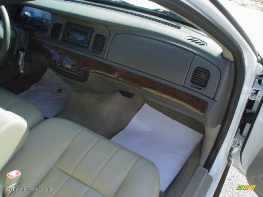 2009 Grand Marquis LS - Vibrant White / Medium Light Stone photo #19