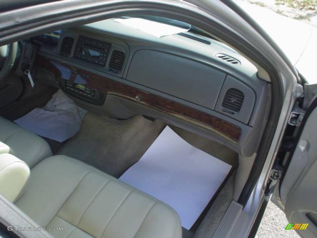 2009 Grand Marquis LS - Silver Birch Metallic / Medium Light Stone photo #19