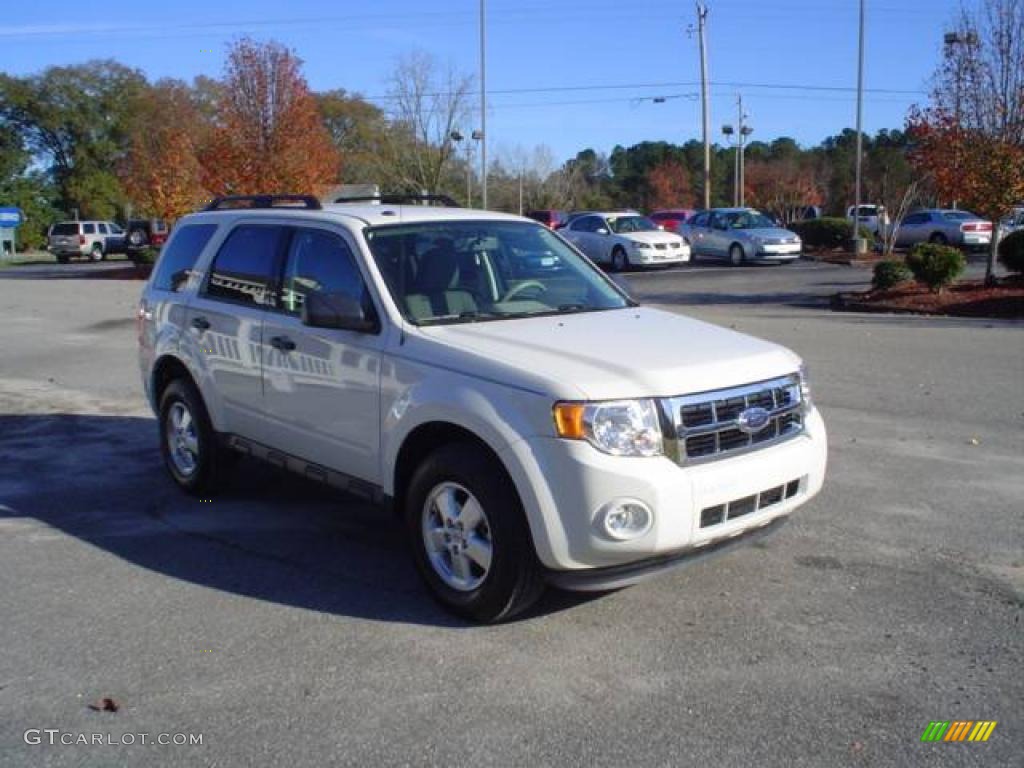 2009 Escape XLT V6 - White Suede / Stone photo #3