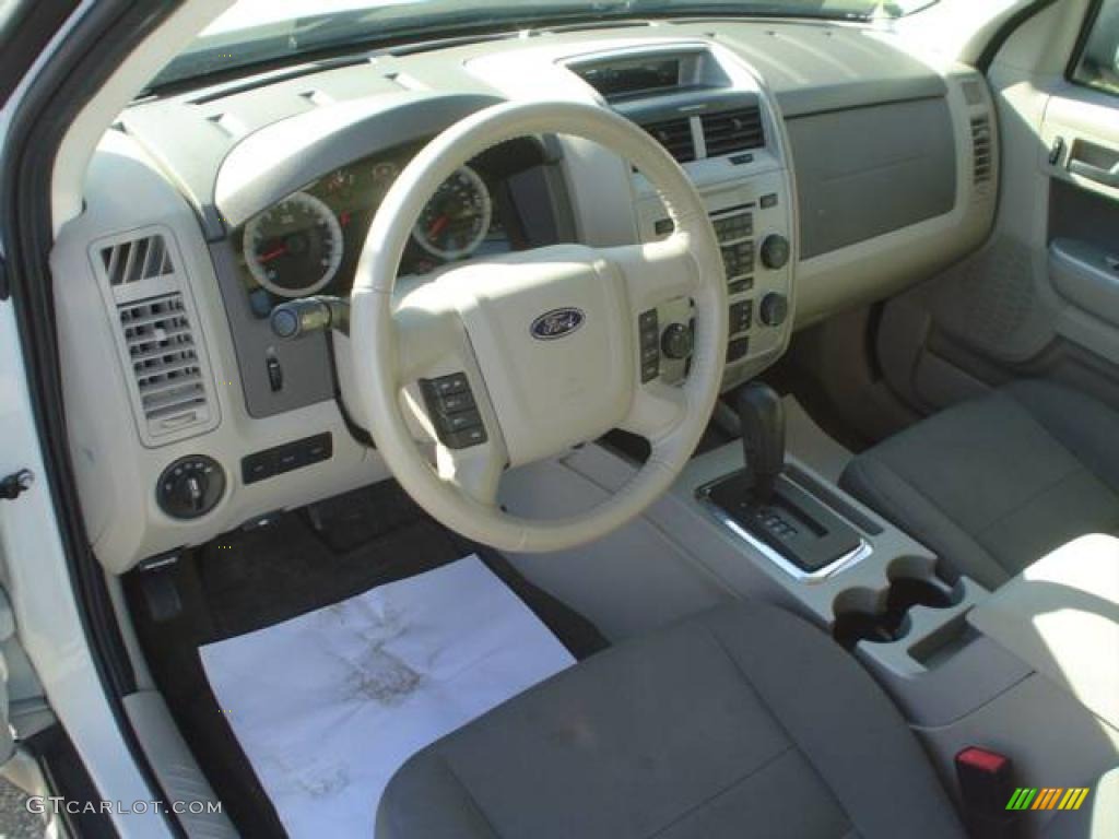 2009 Escape XLT V6 - White Suede / Stone photo #22