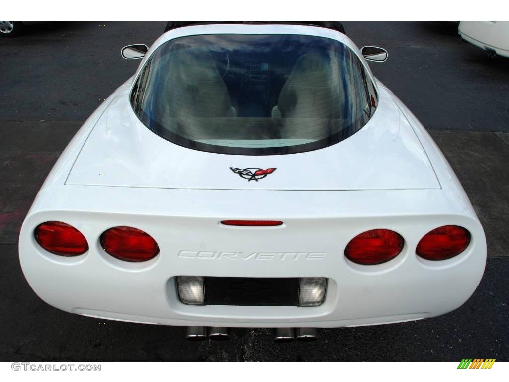 2000 Corvette Coupe - Arctic White / Light Oak photo #21