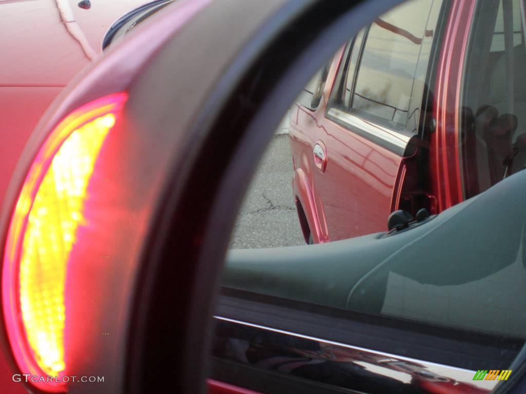 2001 Navigator 4x4 - Laser Red Metallic / Medium Graphite photo #16