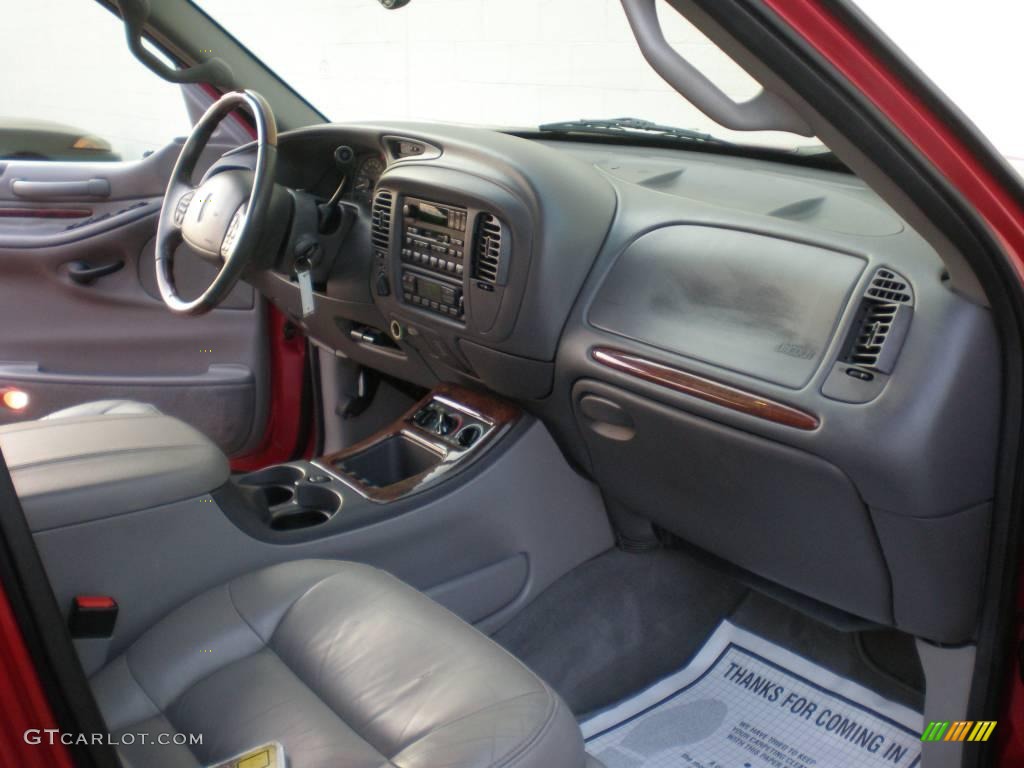 2001 Navigator 4x4 - Laser Red Metallic / Medium Graphite photo #23