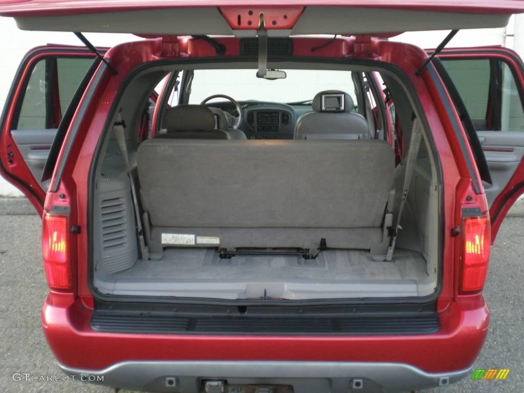 2001 Navigator 4x4 - Laser Red Metallic / Medium Graphite photo #32