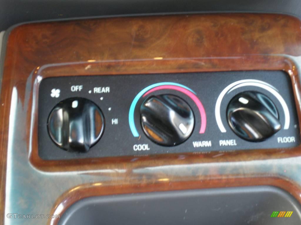 2001 Navigator 4x4 - Laser Red Metallic / Medium Graphite photo #38