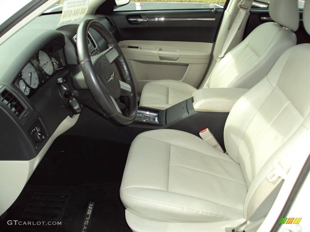 2007 300 Touring - Cool Vanilla / Dark Slate Gray/Light Graystone photo #4