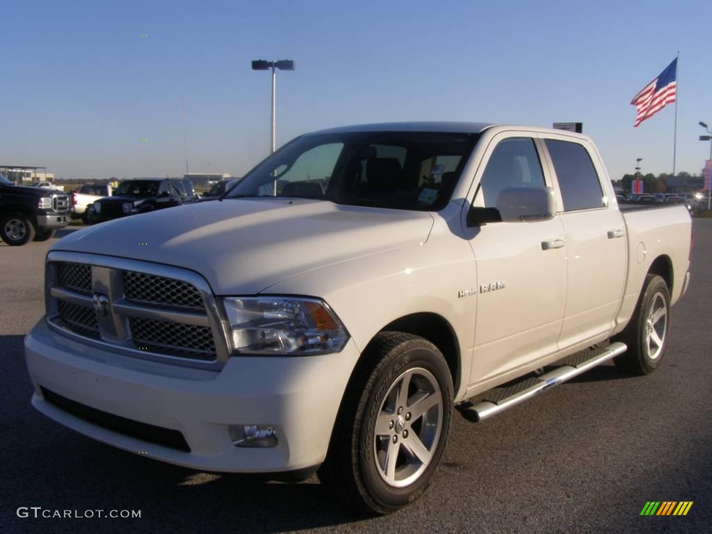 2009 Ram 1500 Sport Crew Cab - Stone White / Dark Slate/Medium Graystone photo #7