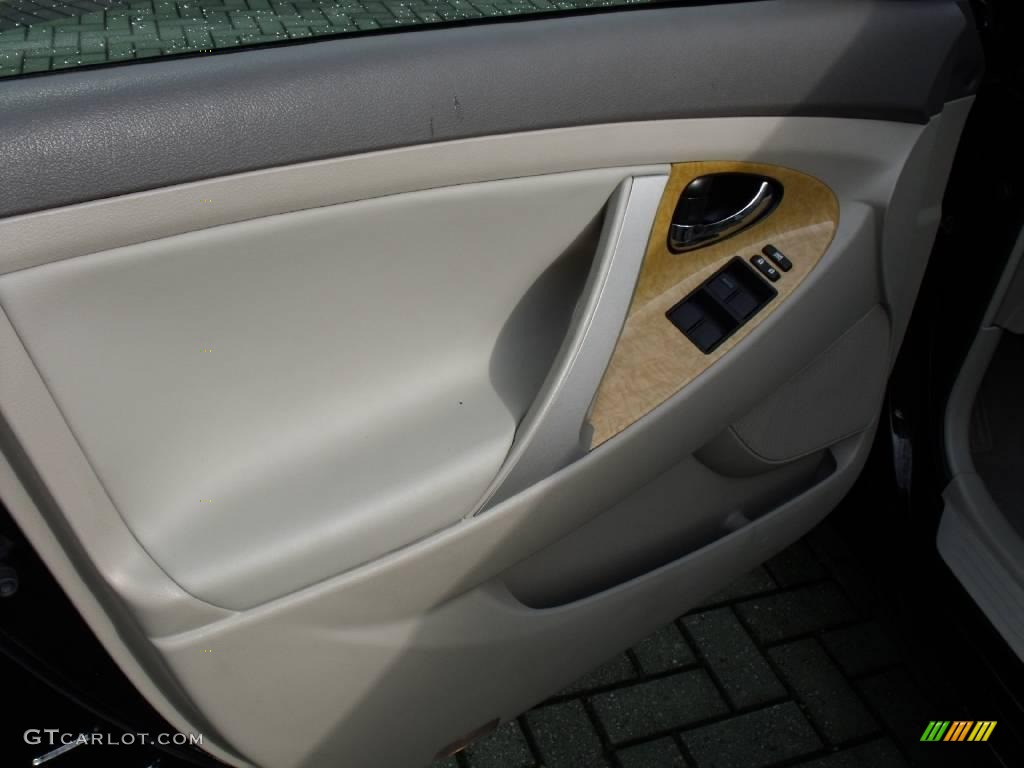 2007 Camry XLE V6 - Black / Bisque photo #11