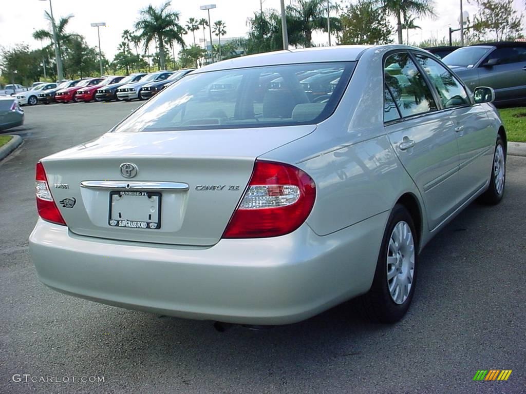 2003 Camry XLE - Lunar Mist Metallic / Stone photo #3