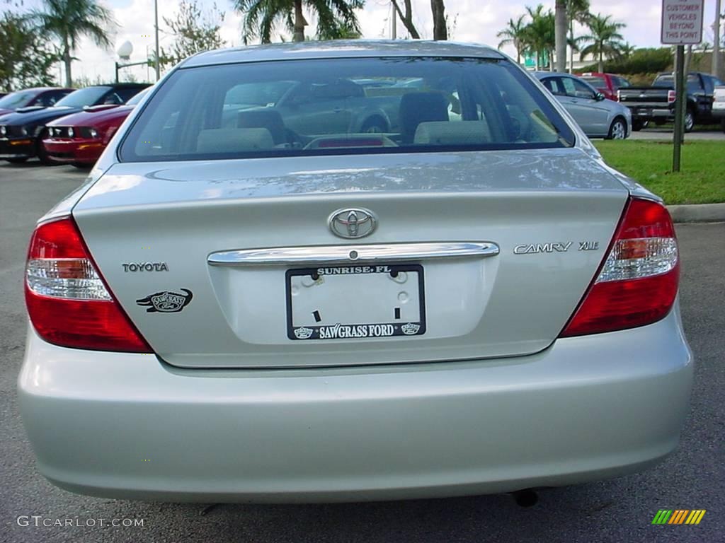 2003 Camry XLE - Lunar Mist Metallic / Stone photo #4