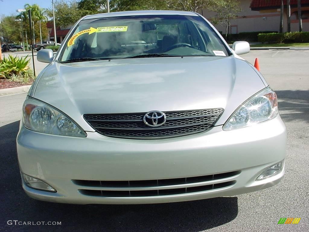 2003 Camry XLE - Lunar Mist Metallic / Stone photo #8