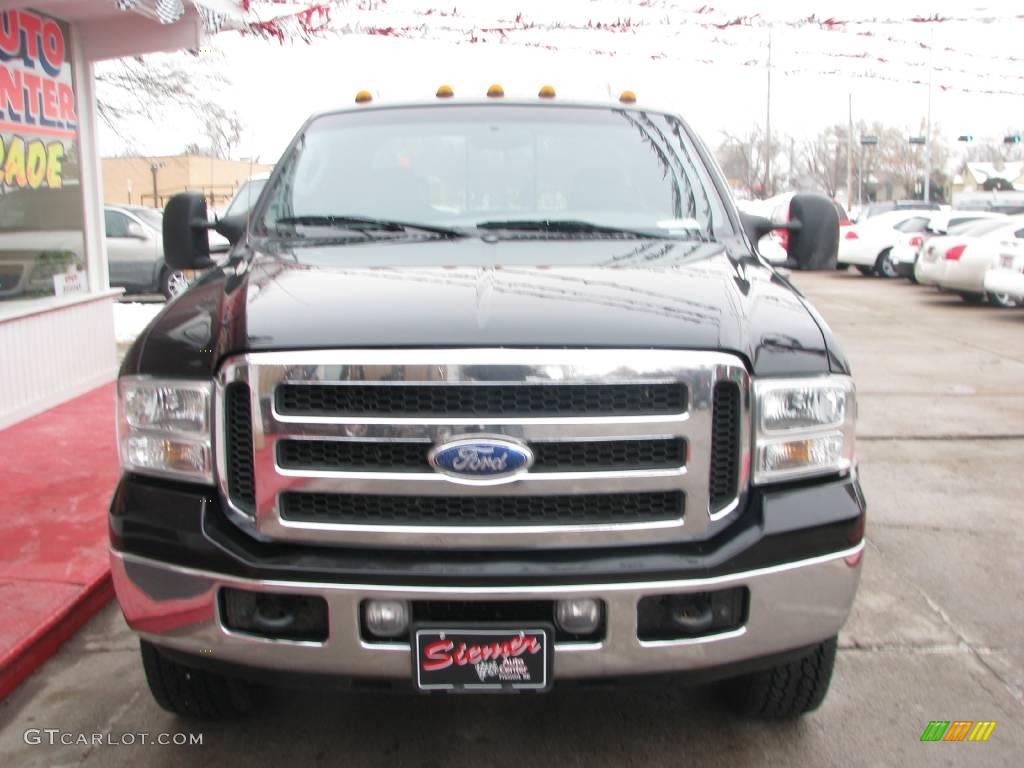 2005 F350 Super Duty Lariat Crew Cab 4x4 - Black / Medium Flint photo #3