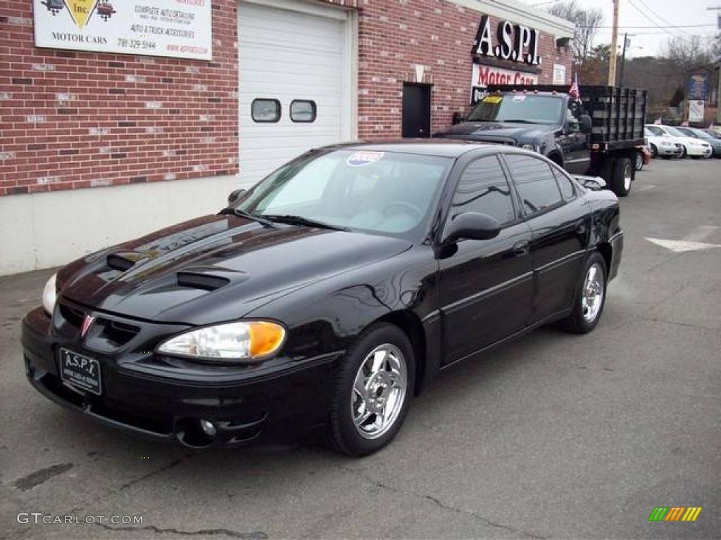 2002 Grand Am GT Sedan - Black / Dark Pewter photo #3