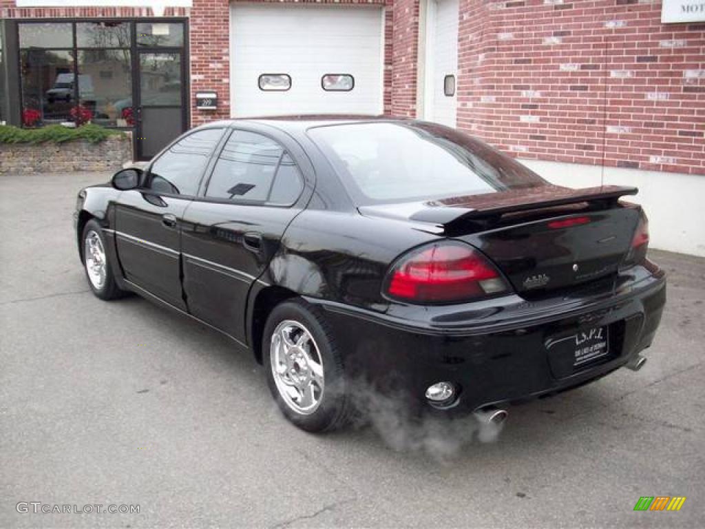 2002 Grand Am GT Sedan - Black / Dark Pewter photo #5