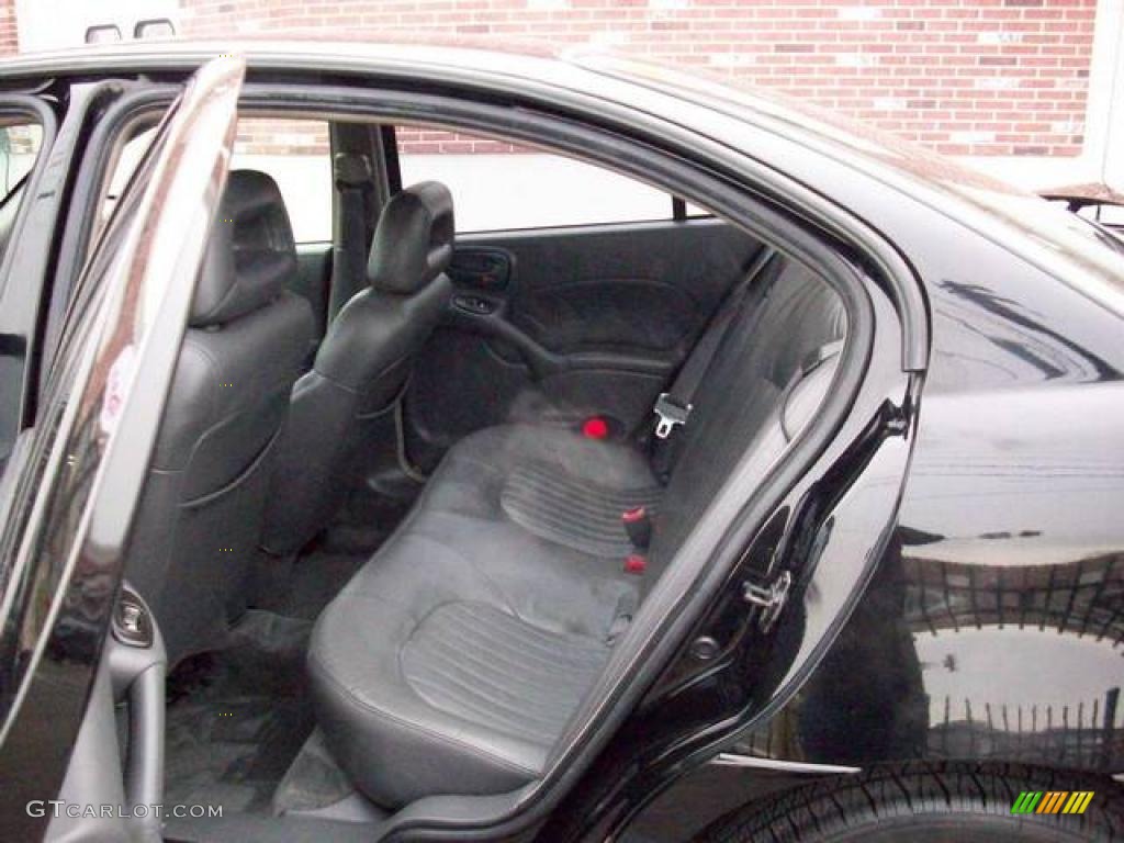 2002 Grand Am GT Sedan - Black / Dark Pewter photo #11