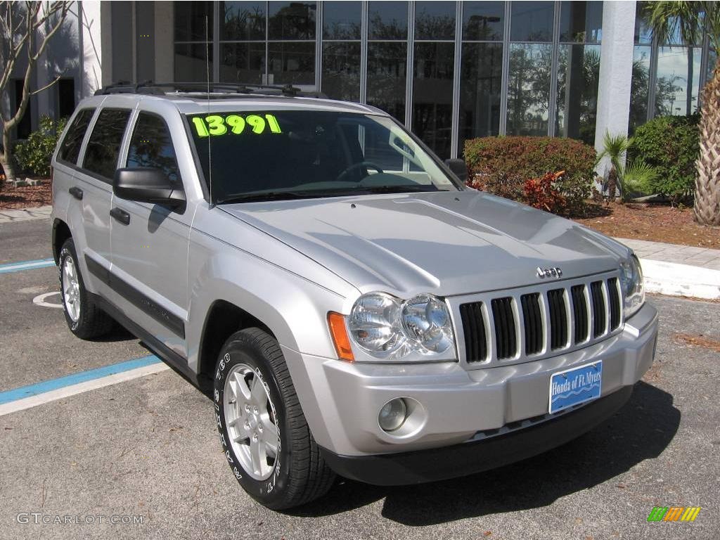 2005 Grand Cherokee Laredo - Bright Silver Metallic / Medium Slate Gray photo #1