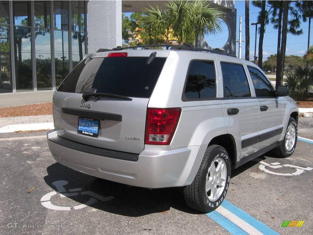 2005 Grand Cherokee Laredo - Bright Silver Metallic / Medium Slate Gray photo #3