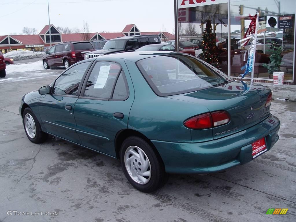 1997 Cavalier LS Sedan - Green Metallic / Graphite photo #3