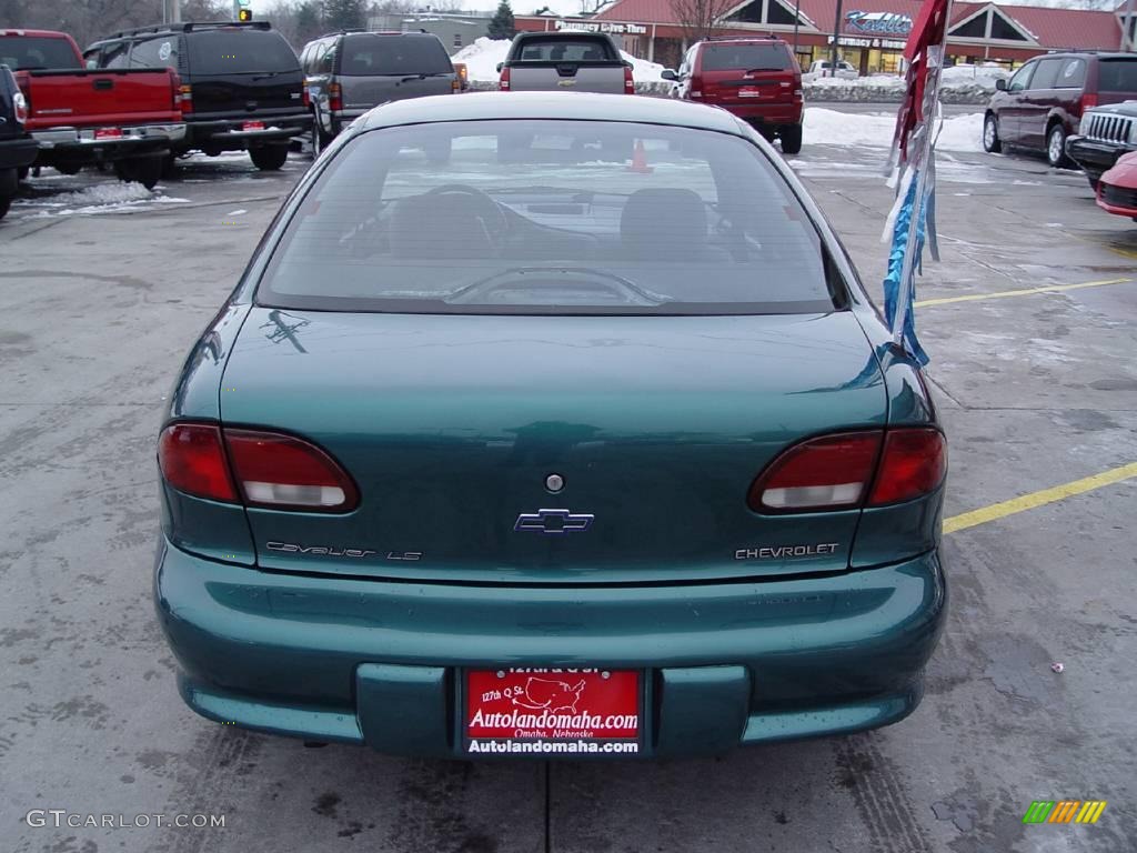 1997 Cavalier LS Sedan - Green Metallic / Graphite photo #6
