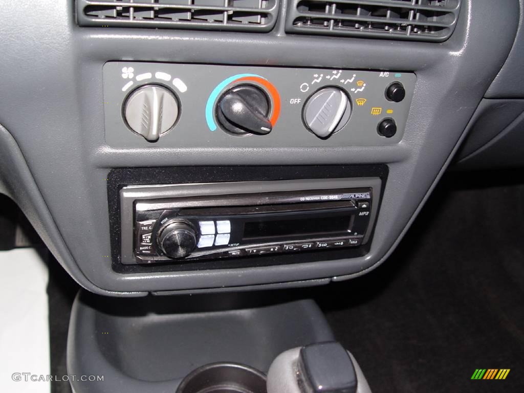 1997 Cavalier LS Sedan - Green Metallic / Graphite photo #10