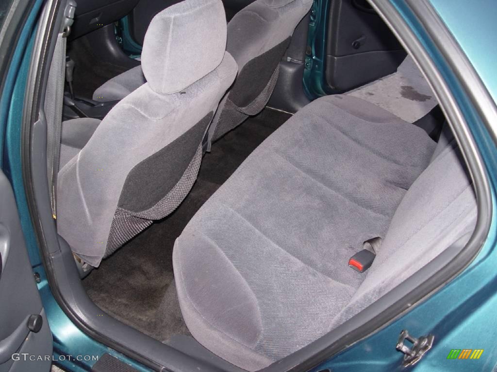 1997 Cavalier LS Sedan - Green Metallic / Graphite photo #12