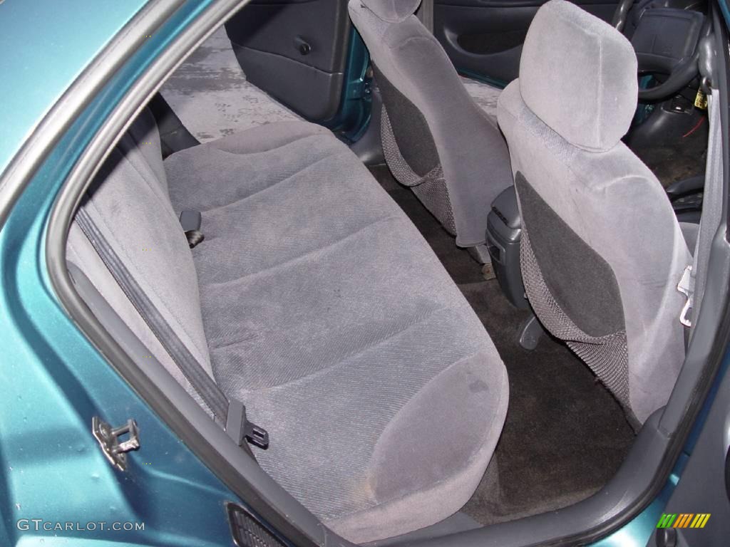 1997 Cavalier LS Sedan - Green Metallic / Graphite photo #16