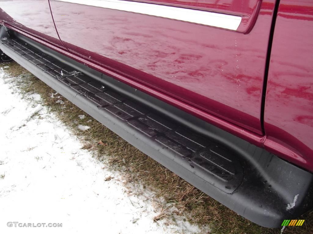 2003 Suburban 1500 LT - Redfire Metallic / Gray/Dark Charcoal photo #12