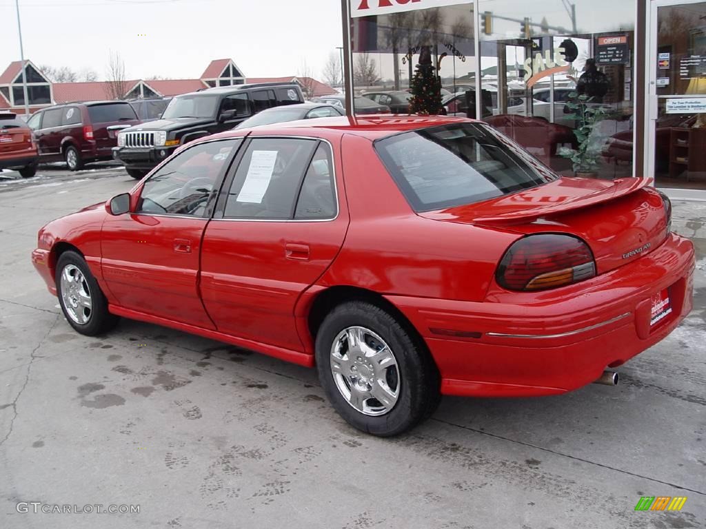 1996 Grand Am SE Sedan - Bright Red / Pewter photo #3