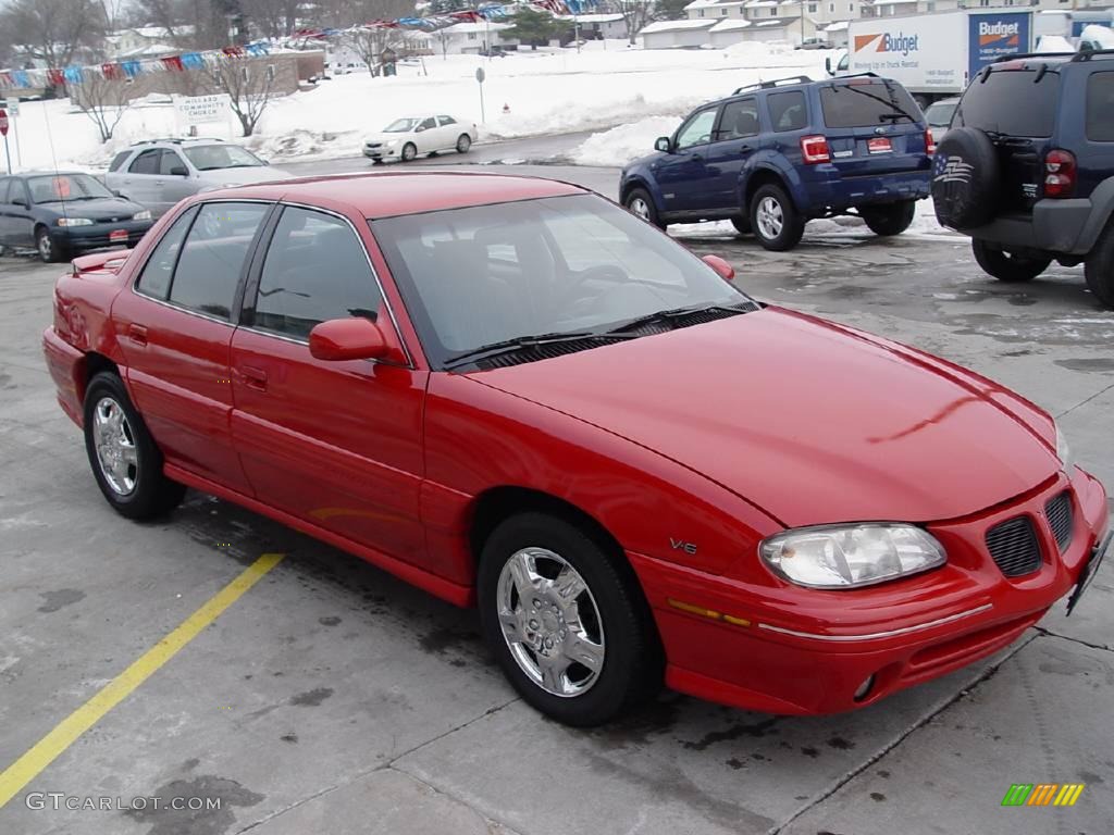 1996 Grand Am SE Sedan - Bright Red / Pewter photo #4