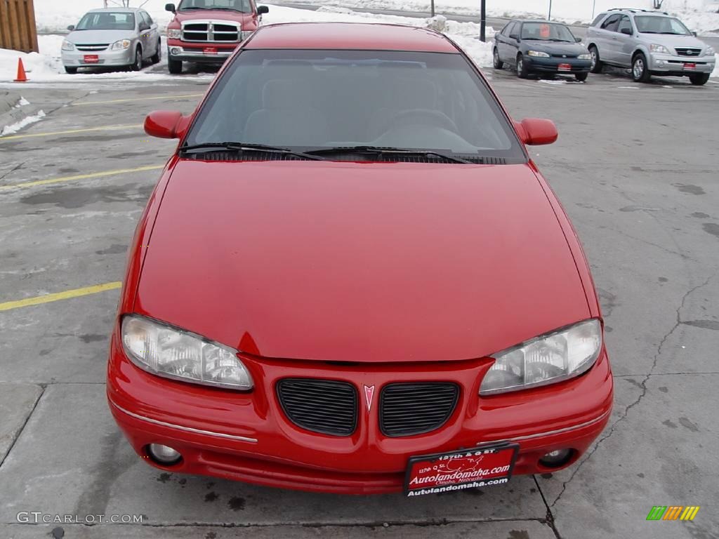 1996 Grand Am SE Sedan - Bright Red / Pewter photo #5