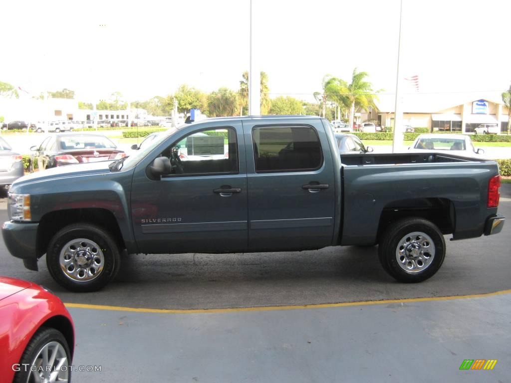 2010 Silverado 1500 LS Crew Cab - Blue Granite Metallic / Dark Titanium photo #3
