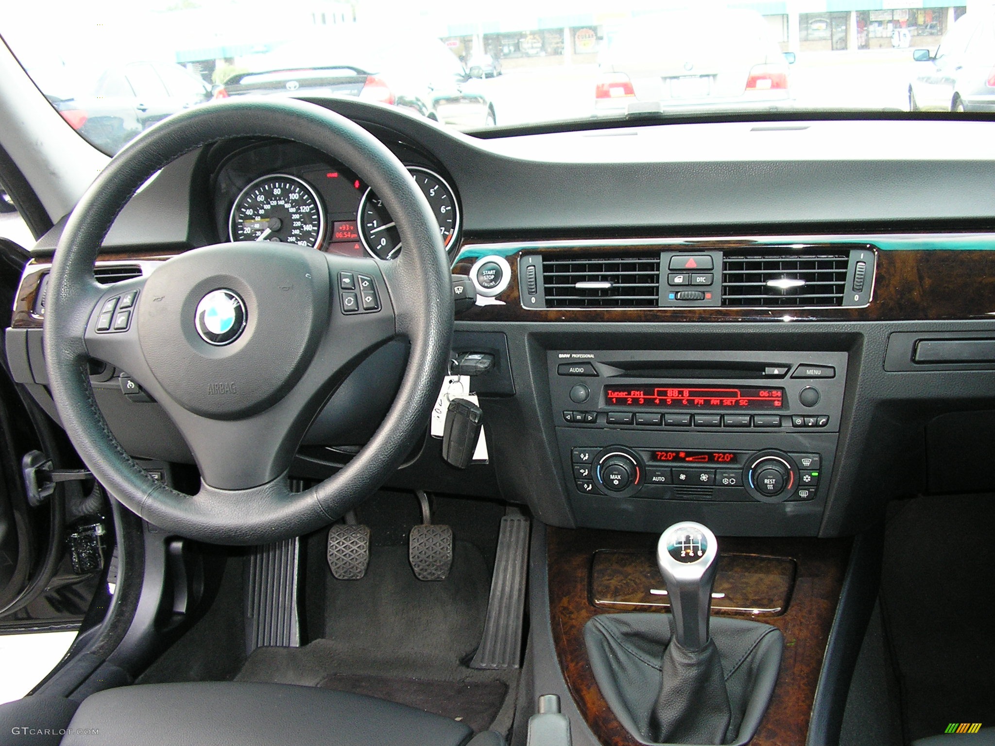 2006 3 Series 325i Sedan - Jet Black / Black photo #13