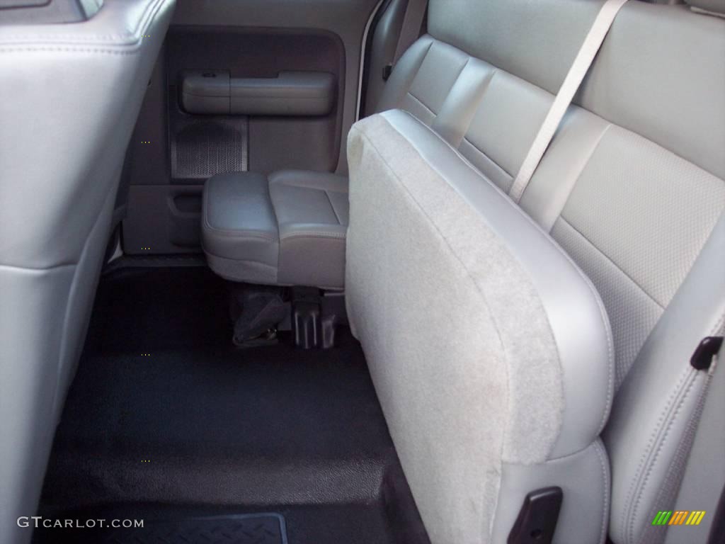 2006 F150 XL SuperCab - Oxford White / Medium Flint photo #26