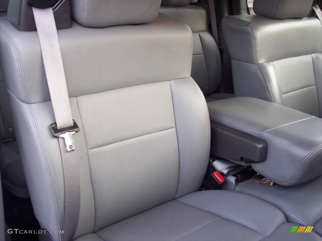 2006 F150 XL SuperCab - Oxford White / Medium Flint photo #28