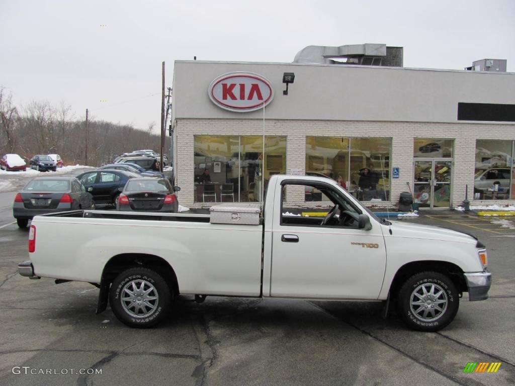 1996 T100 Truck Regular Cab - White / Gray photo #2