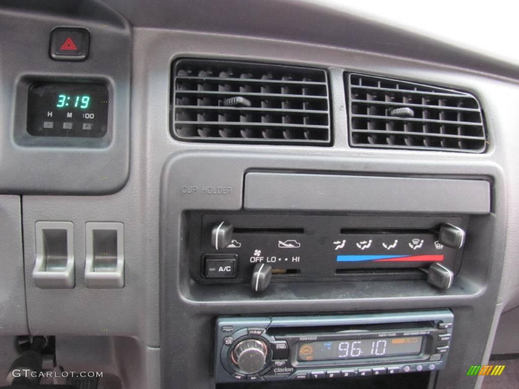 1996 T100 Truck Regular Cab - White / Gray photo #13