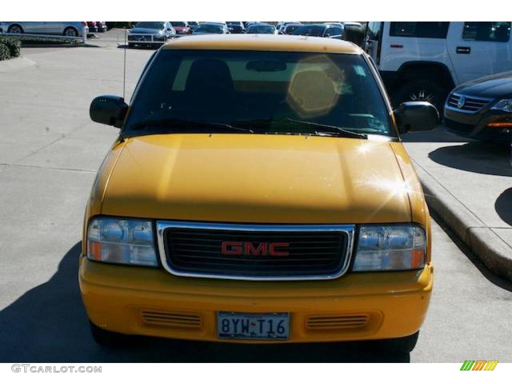 2003 Sonoma SL Extended Cab - Flame Yellow / Medium Gray photo #25