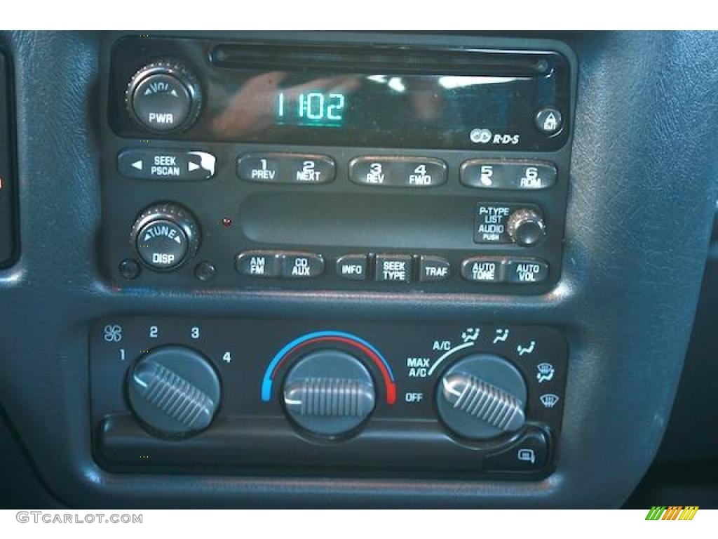 2003 Sonoma SL Extended Cab - Flame Yellow / Medium Gray photo #26