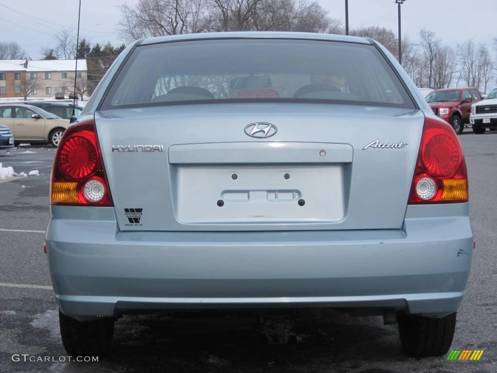 2004 Accent GL Sedan - Glacier Blue / Gray photo #8