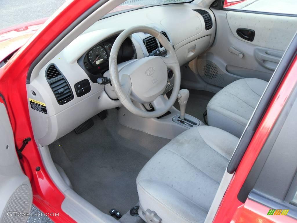 2004 Accent GL Sedan - Retro Red / Gray photo #28