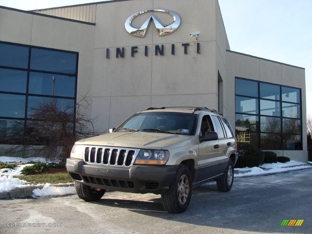 2001 Grand Cherokee Laredo 4x4 - Champagne Pearl / Sandstone photo #1